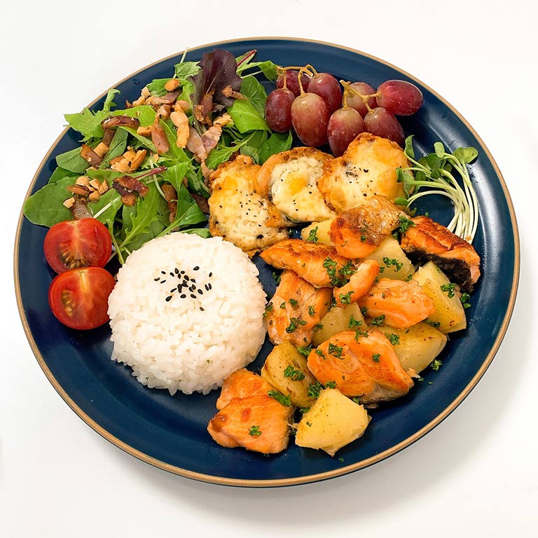 バターの風味の鮭がおいしいワンプレート