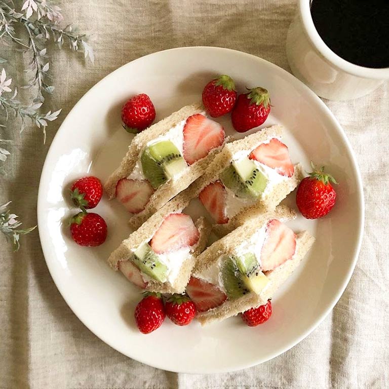いちごとキウイのフルーツサンドのワンプレート