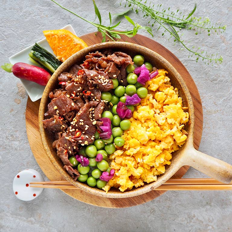 具だくさんの3色ごはんのワンプレート