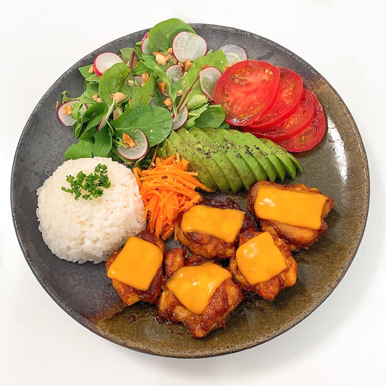 とろっとチーズのバーベキューチキンのワンプレート