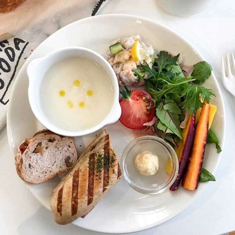 かぶのポタージュと野菜いろいろワンプレート